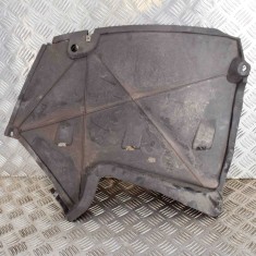 Scut motor dreapta spate AUDI A4 8W2, B9 2016 OEM: 8W0825219A