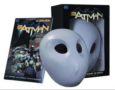 Batman: The Court of Owls Mask and Book Set foto