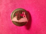 Insigna Romania - Tractor , carte , spic - Agronomie , metal si email , d= 1,6cm