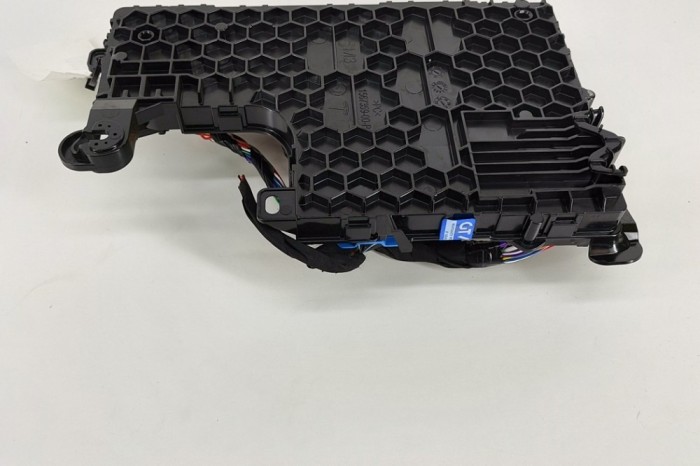 TESLA MODEL 3 2021 OEM: 1567455-00-C,1497850-00-D,1567359-00-B SKU: 28300072