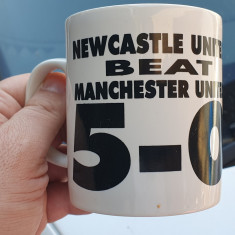 Cana Newcastle United beat manchester United 5-0, 1996, inaltime 9 cm, diam 8 cm