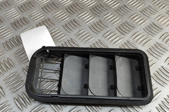 Grila de ventilație caroserie SKODA KAROQ NU7 2024 OEM: 7N0819465F | 31846668
