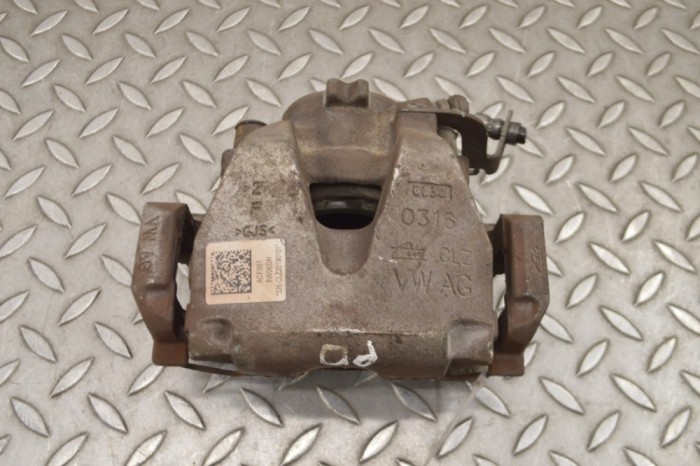 Etrier de fr&acirc;nă dreapta față AUDI A4 8W2, B9 2019 OEM: Sedan | 14945309