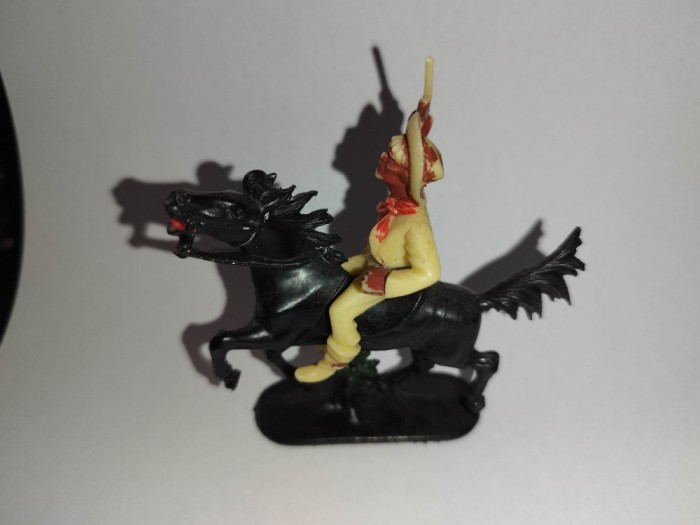bnk jc Jean Hoeffler - Cowboy calare cu pusca - crem