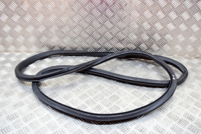 Garnitura ușă dreapta față VW PASSAT B7 362 2012 OEM: 3C4867911B | 13569348