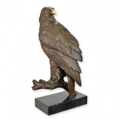 Vultur sezand-statueta din bronz pe un soclu din marmura YY-127