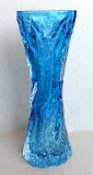 Vaza albastru vibrant pentru flori, sticla groasa Ingrid Glas, tip gheata semitransparenta, 23 cm inaltime