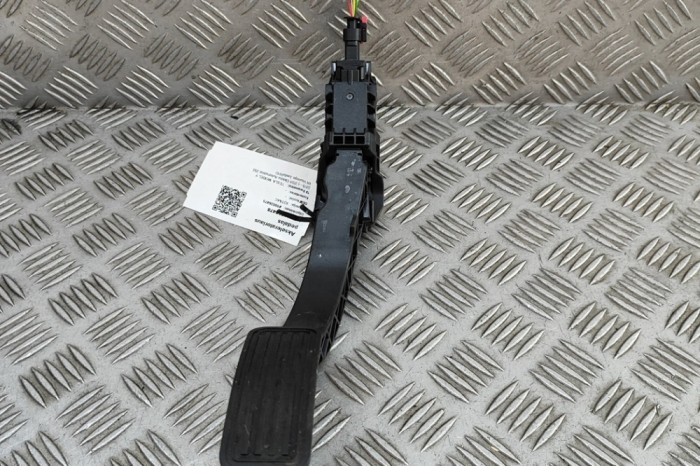 Pedala de accelerație TESLA MODEL Y 2024 OEM: 762321156534,6PV01402100 30760478