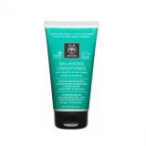 APIVITA Balsam Holistic Hair Care pentru Rădăcini Grase și V&acirc;rfuri Uscate cu Urzică și Propolis 150ml