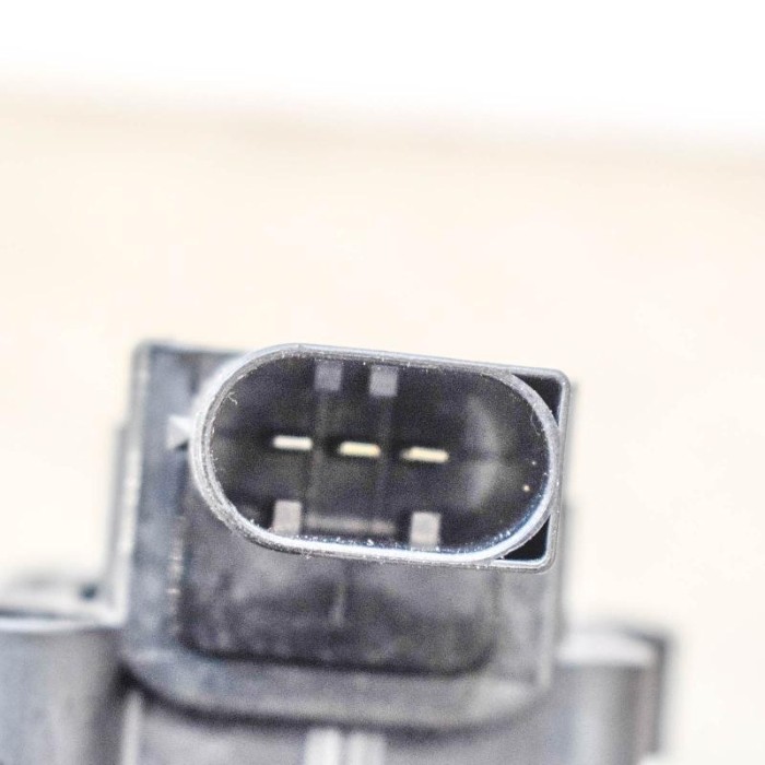 Bobina de inducție de &icirc;naltă tensiune MERCEDES-BENZ C T-Model S204 2010 OEM: A0001502580A00015948421048500008 3928835