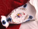 VAZA PORTELAN CU COBALT SI DECOR FLORAL CU TRANDAFIRI ARPO CURTEA DE ARGES 20 CM