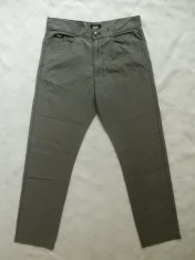 Pantaloni/blugi Hugo Boss model Phoenix Made in Italy; marime 33/34, vezi dim. foto