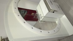 Comoda/masă de toaleta foto
