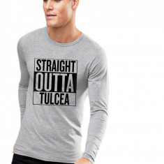 Bluza barbati gri cu text negru - Straight Outta Tulcea - XL