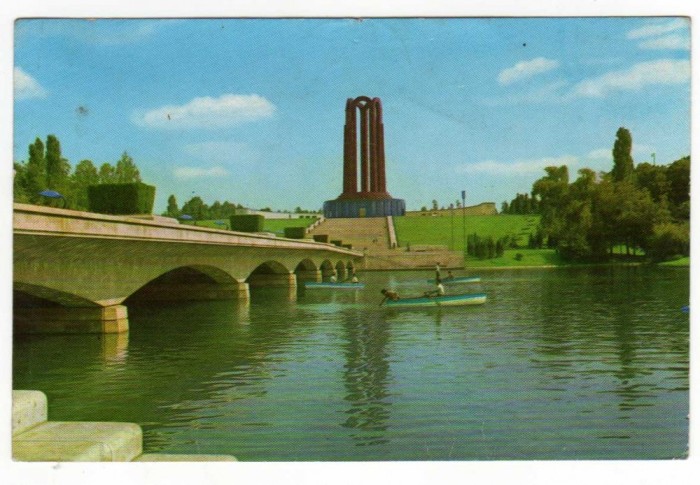 BUCURESTI PARCUL LIBERTATII MAUSOLEUL MONUMENTUL EROILORI