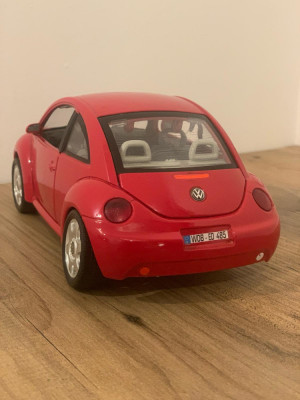 Volkswagen New Beetle scale 1/18 foto