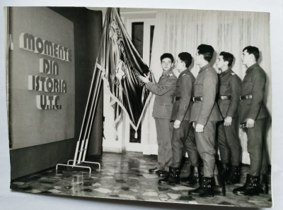 Muzeul de istorie a Partidului Comunist Rom&amp;acirc;n Steagul UTC foto