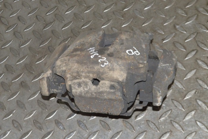 Etrier de fr&acirc;nă dreapta față BMW X5 F15, F85 2015 13771764