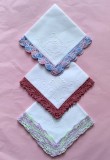 Lot de 3 batiste Vintage cu margine crosetata manual si broderie