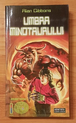 Umbra Minotaurului de Alan Gibbons foto