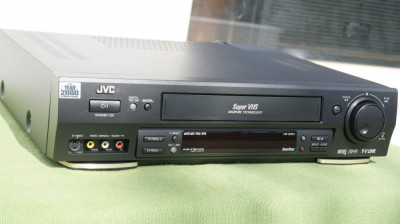 Video S-VHS JVC model HR-S7611 stereo Hi-Fi Defect foto