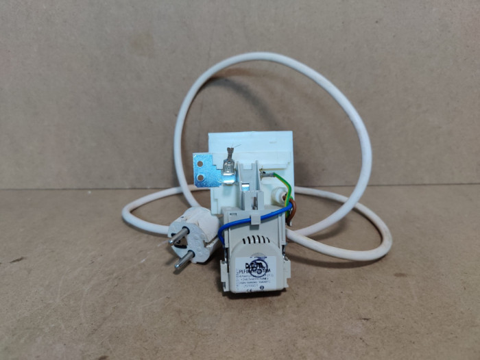condensator cu cablu masina de spalat indesit ewsd 61252 / C143