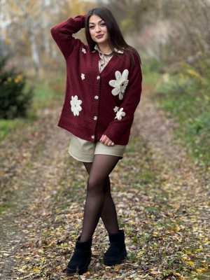 Jacheta dama bordo cu aplicatii flori crosetate foto