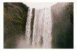 Tablou Canvas, "Cascada misterioasă din tăr&acirc;mul pierdut", Cascadă, Natură, Apă, Măreție, Forță, Spectacol, Roci, Curgere, Noroi, Ceață, 39 x 26 cm, CM