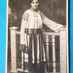 Carte Postala 1920 Romania - fotografie tanara in costum popular zona Tulcea