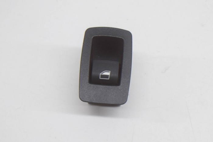 Buton geam ușă dreapta spate BMW 3 F30, F80 2014 OEM: 9208106 12319838