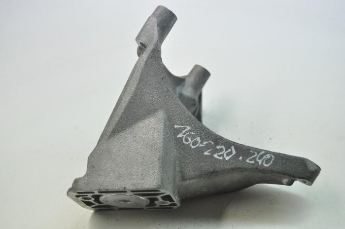 Suport motor dreapta AUDI A6 4F2, C6 2006 OEM: 4F0199308AE 3776331