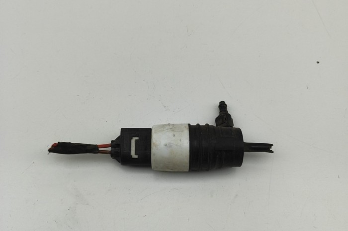 Motor rezervor lichid de parbriz BMW X5 G05 2022 OEM: 8736998 31263471