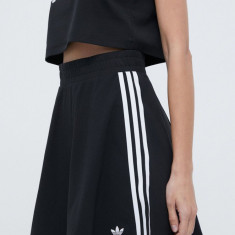 adidas Originals fustă 3-Stripes culoarea negru, mini, evazati, IU2526