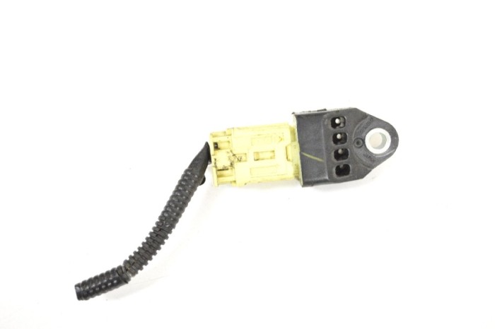 Senzor de impact st&acirc;nga față TOYOTA PRIUS _W3_ 2011 OEM: 89831-75020 11699191