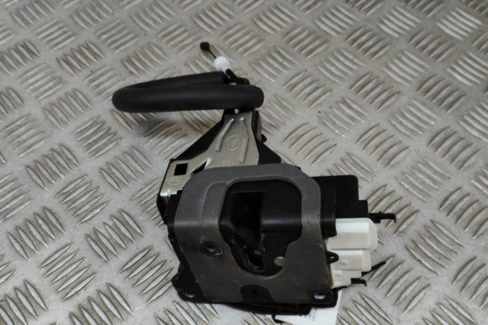 &Icirc;ncuietoare ușă dreapta față JAGUAR F-PACE X761 2020 OEM: HK83-203A28-DC,C47869-102 24586089