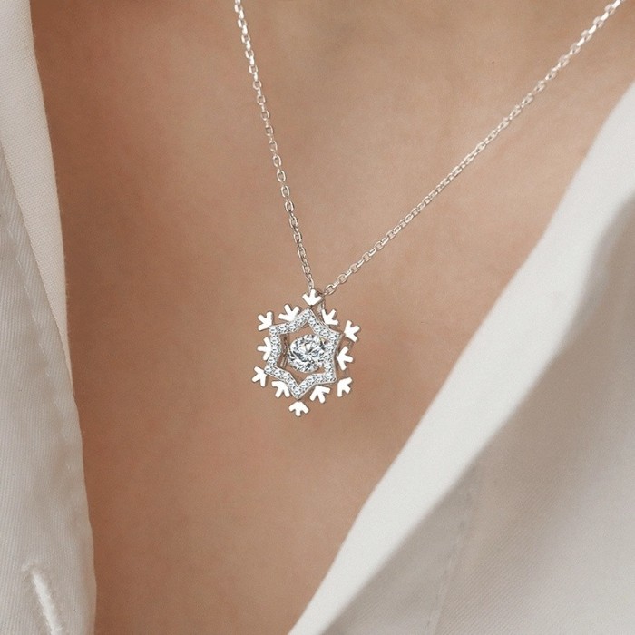 Colier Cu Lantisor Din Argint -- Lovely Snowflake--ARG04A