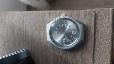 Ceas Swatch defect foto