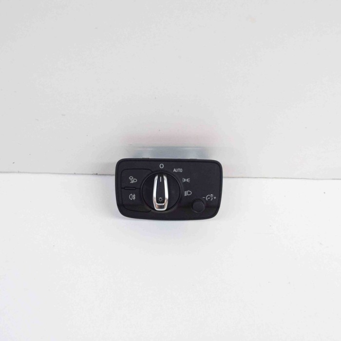 Modul de control comutator faruri AUDI A3 Limousine 8VS, 8VM 2015 OEM: 8V0941531G 20631082