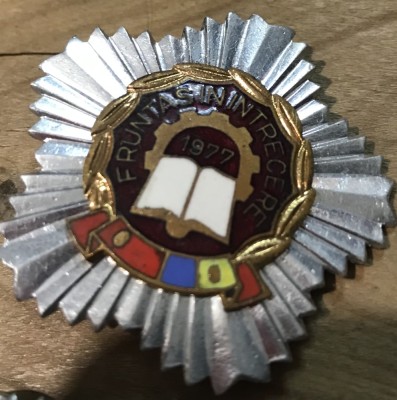 Insigna Fruntas in intrecerea 1977 foto