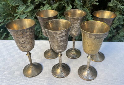 Set de sase pahare din alama argintata de provenienta englezeasca, anii 1930 foto