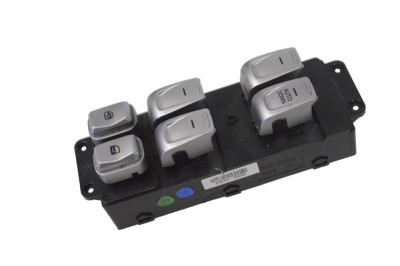 Buton geam ușă dreapta față SSANGYONG TIVOLI 2016 OEM: 85812-35000 | 22085636 foto