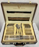 Set tacamuri aurite pentru 12 persoane Limited V. Edition Italy