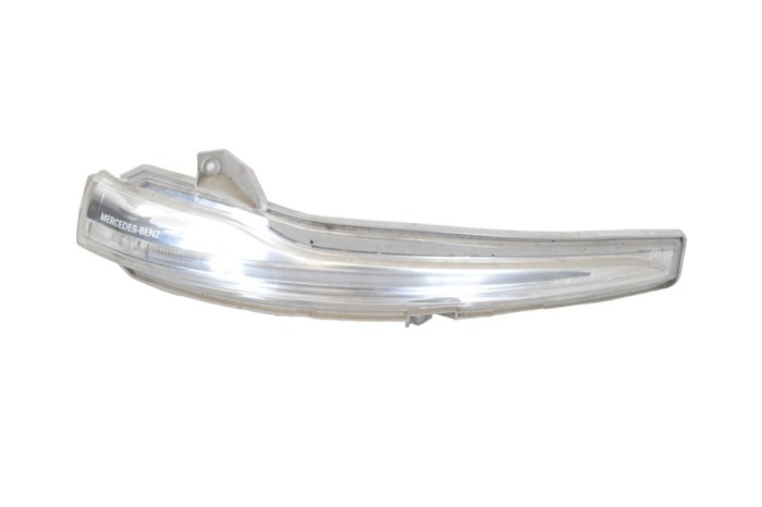 Semnalizare oglinda ușă dreapta față MERCEDES-BENZ VITO Tourer W447 2015 OEM: 7442-502,7422-502 23986137