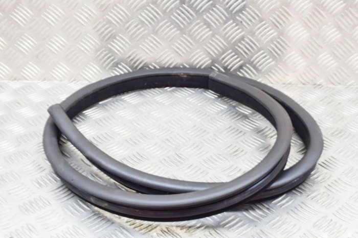 Garnitura ușă st&acirc;nga față MERCEDES-BENZ E Cabrio A207 2015 OEM: A2076920376 | 13453039