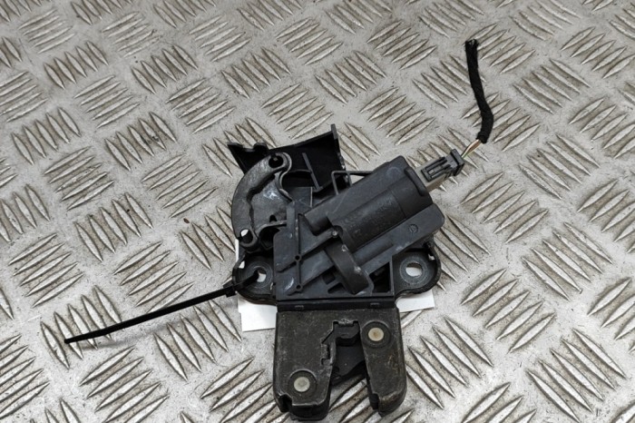 &Icirc;ncuietoare haion AUDI A8 D3 4E2, 4E8 2006 OEM: 4F5827505D | 29399076