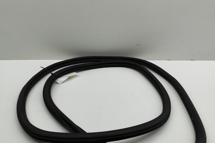 Garnitura ușă st&acirc;nga față AUDI A5 Avant 2024 OEM: 8B3831721 | 31954998