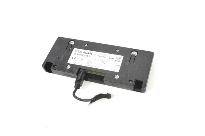 Amplificator de antena AUDI A4 Cabrio 8H7, B6, 8HE, B7 2006 OEM: 8H0035225L