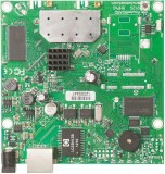 Cumpara ieftin MIKROTIK placa de baza router RB911G-5HPND, Procesor: 600Mhz, Dimansiuni:105x105mm, 64