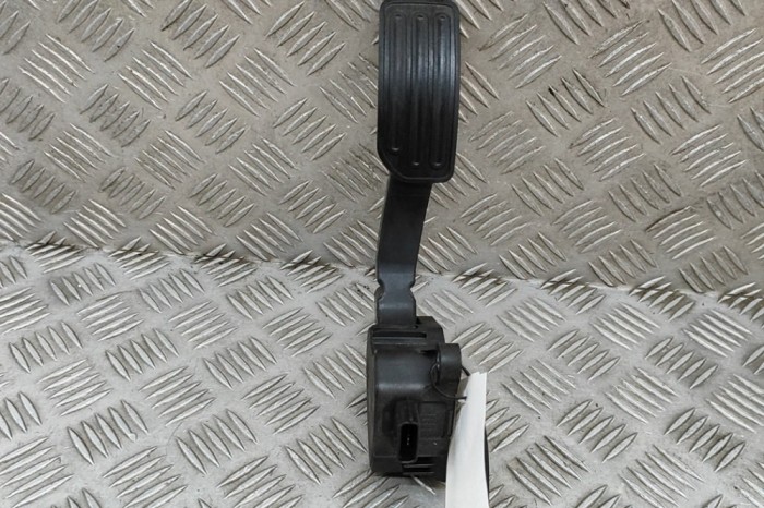 Pedala de accelerație NISSAN LEAF ZE1 2018 OEM: 18002-5WN1B 30472050