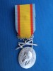 MEDALIA BARBATIE SI CREDINTA CU SPADE CLASA II/PRIMUL RAZBOI MONDIAL / REGALISTA